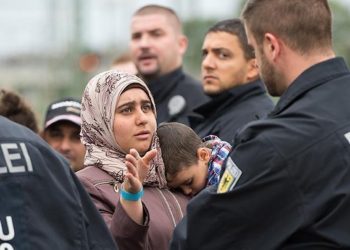 عدد قياسي لطالبي اللجوء إلى ألمانيا.. وتمييز لصالح اﻷوكرانيين