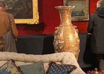 مفاجأة غير سارّة للسوريين حول بيع مقتنيات رفعت اﻷسد في باريس.. إلى من ستذهب قيمتها؟