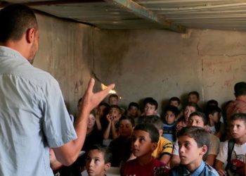 التعهّد بمبالغ كبيرة ﻹغاثة التعليم في سوريا.. ومنظمة تُعرب عن خيبة اﻷمل