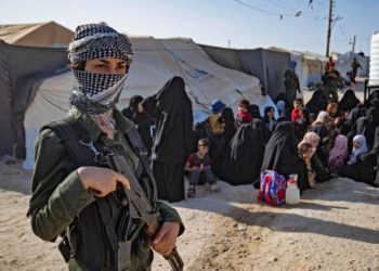 التعليم في الخيام.. دروس على أنقاض الزلزال المدمر في جنديرس