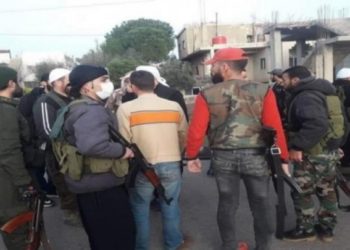 مجموعة غاضبة تحتجز عناصر من قوات سلطة اﻷسد في السويداء