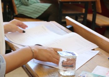 “الأسئلة من خارج المنهاج”.. طلاب عفرين يشتكون والأساتذة يؤكدون!