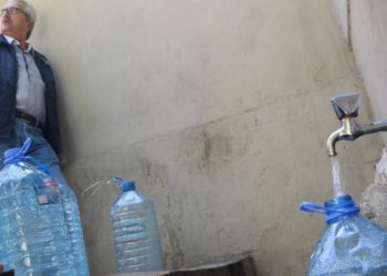 قرى عطشى وسط البلاد.. وسلطة اﻷسد عاجزة عن تأمين الماء