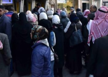 موظفو سلطة اﻷسد في معركة مستمرة لتحصيل رواتبهم