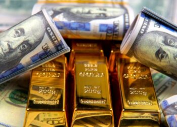 كم ليرة سورية يساوي الدولار والذهب اليوم؟