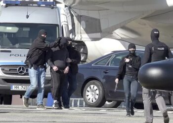 السلطات الألمانية تبدأ بمحاكمة شابين سوريين متهمين بالتخطيط للهجوم على كنيسة