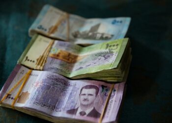 الليرة السورية تعود للهبوط عقب فترة من الاستقرار