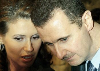 أسماء الأسد تلاحق تجار حمص لابتزازهم مالياً وتدفع من تبقى منهم للهروب خارج البلاد