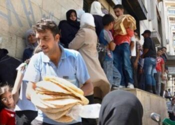 دمشق.. شكاوى من رداءة الخبز وطحين مخلوط بالطين