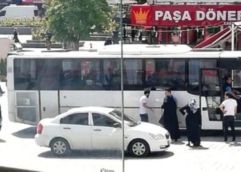 تركيا.. لجنة حقوقية تكشف مخالفات واسعة في ترحيل اللاجئين