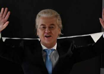 عُرف بتأييده لترحيل اللاجئين.. فوز “فيلدرز” في الانتخابات الهولندية يزيد مخاوف السوريين