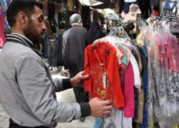 حيلة جديدة يلجأ إليها السوريون لتأمين كسوة الشتاء في مناطق سيطرة اﻷسد