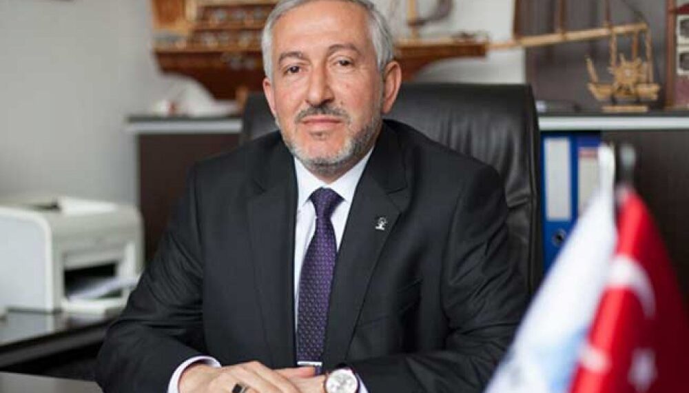 رجل أعمال تركي يحذّر من تبعات ترحيل السوريين على قطاع البناء ويقترح حلاً