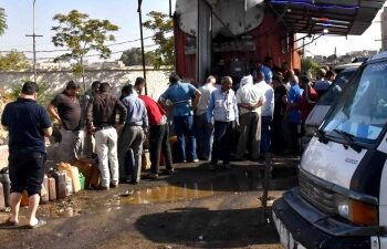 سلسلة الغلاء مستمرة.. سلطة الأسد ترفع سعر مادة البنزين