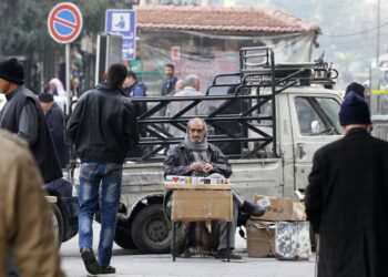 ربطة الخبز بـ4000 وسندويشة الفلافل تقترب من 10000.. اﻷسعار في مناطق سيطرة اﻷسد بين الوهمية والواقعية