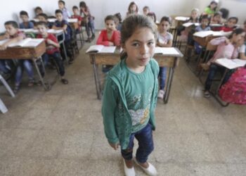 عقب تصعيد القصف على المنطقة.. تعليق الدوام في مدارس بريف إدلب الشرقي