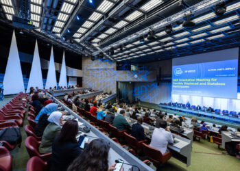 “بجرّة قلم”.. “هيومن رايتس”: تستطيع الدول إنهاء معاناة ملايين اﻷطفال السوريين واللاجئين في قطاع التعليم