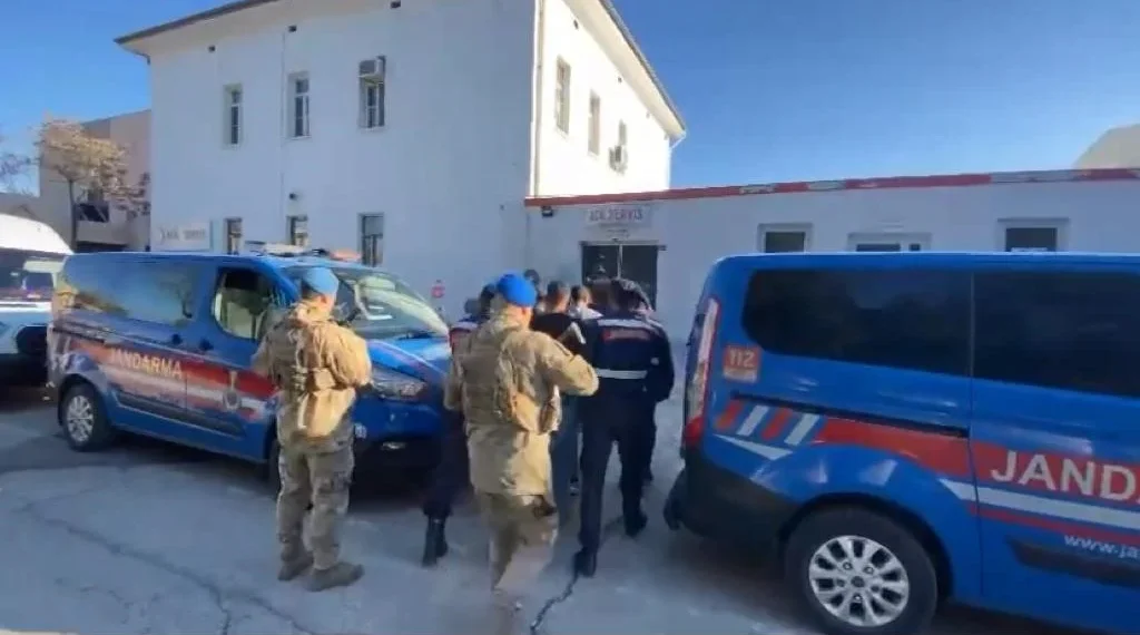 السلطات التركية تعتقل سوريين في عملية شرقي البلاد