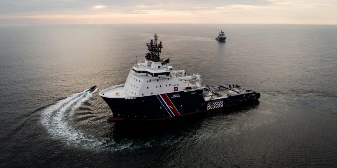 فرنسا تعتقل رجلاً سورياً متهماً بغرق قارب يحمل مهاجرين قبالة سواحلها