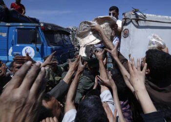 ارتفاع اﻷسعار يطال رغيف الخبز مجدداً.. صحيفة تحذّر سلطة اﻷسد من المساس بـ”الخطوط الحمراء”