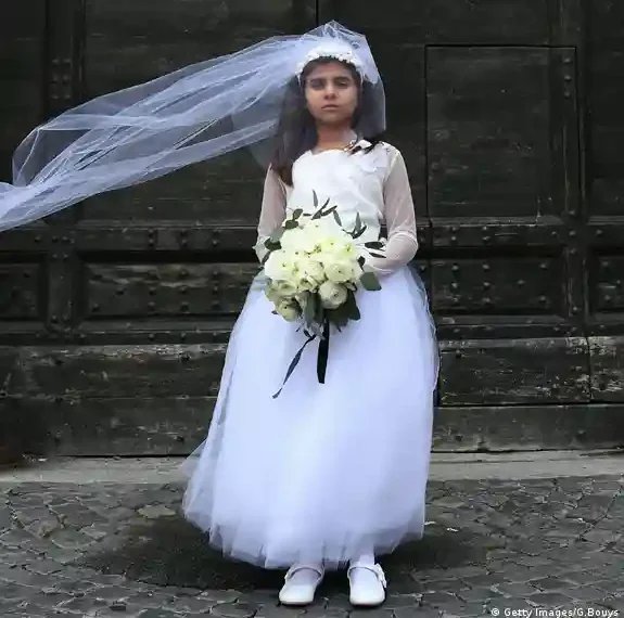 تقرير يؤكد ارتفاع ظاهرة الزواج المبكر في أوساط اللاجئين السوريين باﻷردن