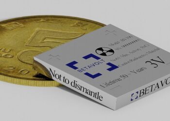 اختراع صيني مُذهل قد يغير مسار التكنولوجيا.. بطارية BV100 النووية قادرة على تشغيل جوالك لـ 50 عاماً !