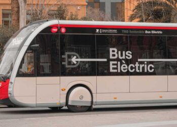 وسط انقطاع شبه تام للتيار.. محافظة دمشق تُعلن انطلاق مشروع باصات الكهربائية !