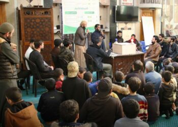 خاص | المنابر في إدلب بين السيطرة و”التوجيه”.. هل تؤدي حكومة اﻹنقاذ واجباتها أم تكرر سياسات اﻷسد؟