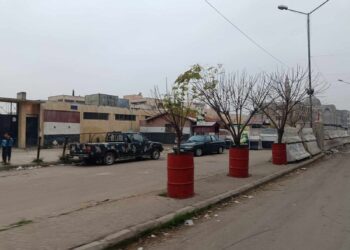 خاص | قتلى لقوات الأسد باستهداف حافلة مبيت عسكرية على أطراف تدمر بريف حمص