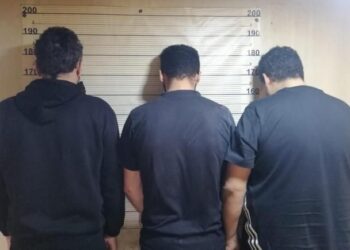 أفراد عصابة تهريب مخدرات