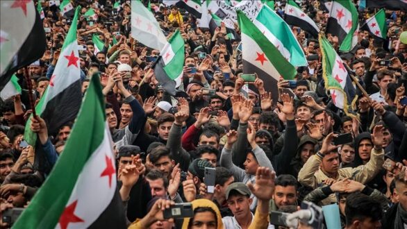 صورة أرشيفية لمظاهرات السوريين ضد سلطة الأسد وأذرعه الأمنية