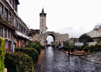 بعد اعتراض حزب الله.. سلطة اﻷسد تطالب لبنان بالتحرك ضدّ أبراج مراقبة بريطانية على الحدود