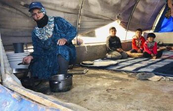 الشبكة السورية لحقوق الإنسان تسلط الضوء في لاهاي على معاناة المرأة ودورها في سوريا