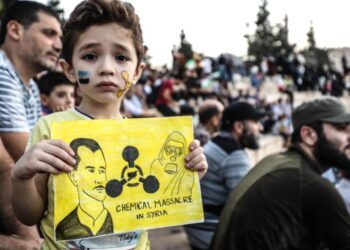 خاص | لماذا تراجع الشهود عن اﻹدلاء بشهاداتهم حول استخدام الكيماوي في مخيم اليرموك؟