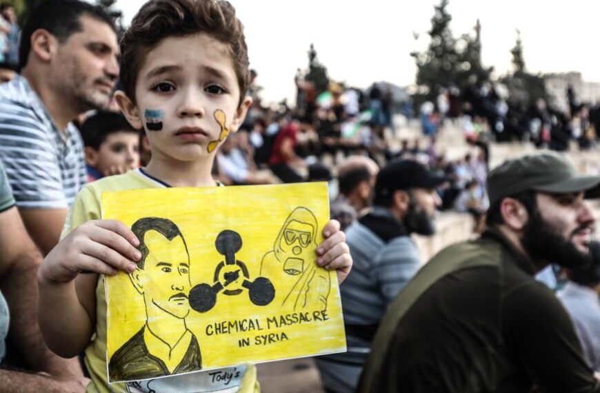 خاص | لماذا تراجع الشهود عن اﻹدلاء بشهاداتهم حول استخدام الكيماوي في مخيم اليرموك؟