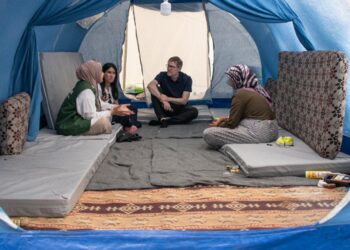 الاتحاد اﻷوروبي يعلن عن حزمة مساعدات لمتضرري الزلزال من اللاجئين السوريين في تركيا