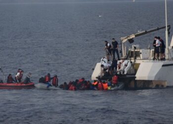 إنقاذ مهاجرين غير الشرعيين من البحر