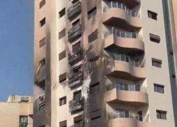 أحد الأبنية المتضررة بالقصف على كفر سوسة بدمشق