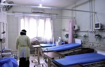 عزوف الممرضين والممرضات عن العمل يوقع مشفىً تابعاً لجامعة دمشق في أزمة