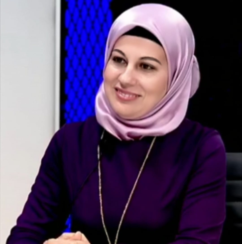 سهير أومري - كاتبة وصحافية سورية - لديها 5 كتب مطبوعة و3 مجموعات قصصية