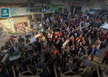 حكومة الإنقاذ تحاول امتصاص غضب المحتجين في إدلب