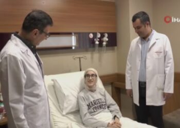بعد معاناة 4 أعوام.. فتاة سورية تركية تتعافى من مرض نادر بعمل جراحي في غازي عنتاب