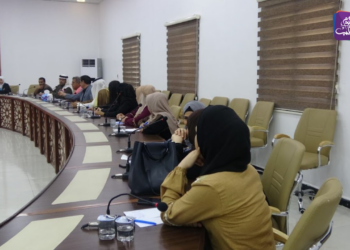 من قاعة اجتماعات للإدارة الذاتية