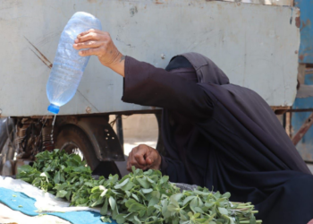 خاص | في يوم المرأة العالمي.. نساء يقاومن ظروف الحرب بمشاريع بسيطة شرق سوريا