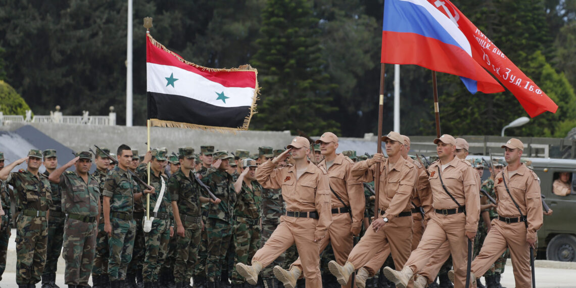 مع تصاعد خسائره في أوكرانيا.. وثيقة مسربة تكشف أمراً من بوتين بتخفيض تمويل الميليشيات في سوريا