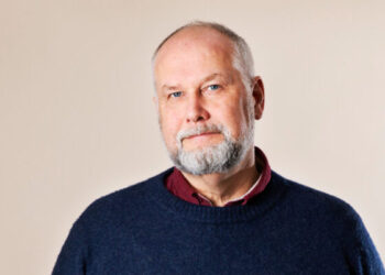 سياسي سويدي: هكذا تُضر العنصرية بالمجتمعات اﻷوروبية.. وهذا هو الحل