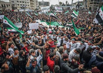 الثورة السورية: صرخة شعب من أجل الحرية والكرامة.. كيف أصبحت البلاد بعد 13 عاماً؟