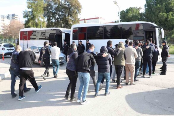 السلطات التركية تعتقل مشتبها بهم في عمليات احتيال