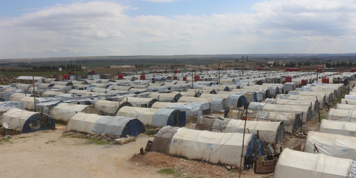 تقرير يحذّر من خطر يحيط بألفي عائلة في منطقة الشهباء بريف حلب