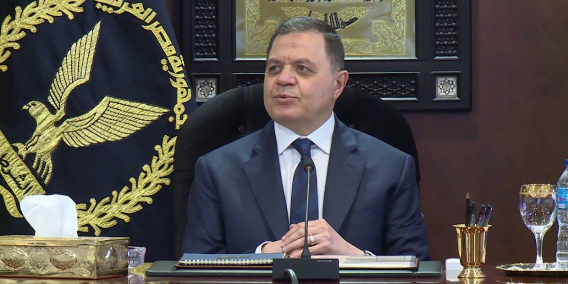 إبعاد سودانيَّيْن وسوري من مصر